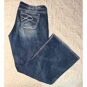 Silver Jeans Frances Flare Distressed Dark Wash Denim size 22 women's blue